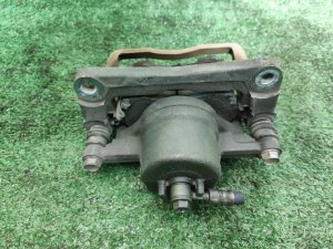 Суппорт передний правый SUBARU IMPREZA GG2 2000