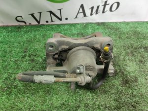 Суппорт передний правый TOYOTA AQUA OEM 4773052280 NHP10 2011-