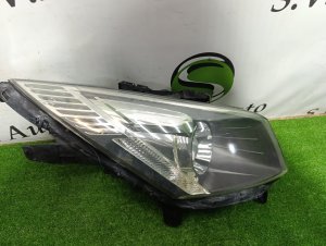 Фара правая 9660983480 CITROEN C6