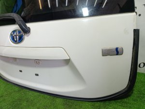 Дверь багажника Color- 040 TOYOTA AQUA OEM 6700552D10 NHP10 2012