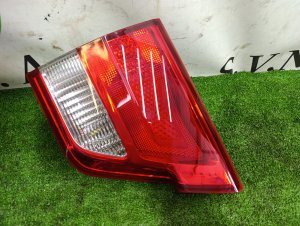 Стоп сигнал левый (внутренний) JEEP GRAND CHEROKEE OEM 57010275AD WK2 2011