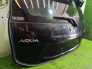 Дверь багажника color-209 TOYOTA AQUA OEM 6700552D10 NHP10 2012