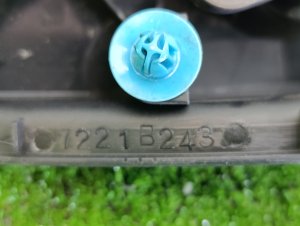 Уголок двери (левый) MITSUBISHI RVR OEM 7221B243 GA3W 2010