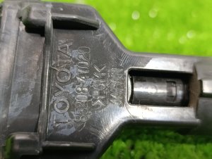 Форсунка омывателя фары левая TOYOTA PRIUS ALPHA OEM 8520847020 ZVW40 2013