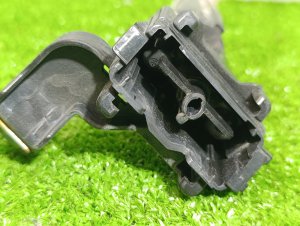 Форсунка омывателя фары левая TOYOTA PRIUS ALPHA OEM 8520847020 ZVW40 2013