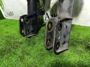 Стойка передняя (пара) TOYOTA AVENSIS OEM 4852009860, 4851009A02 AZT250 2007