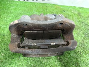 Суппорт передний правый NISSAN SERENA OEM 410014N000 PC24 2002