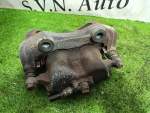 Суппорт передний правый NISSAN SERENA OEM 410014N000 PC24 2002