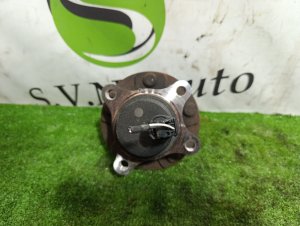 Ступица передняя правая LEXUS GS460 OEM 4355030010 URS190 2008