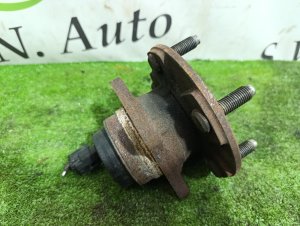 Ступица передняя левая LEXUS GS460 OEM 4356030010 URS190 2008