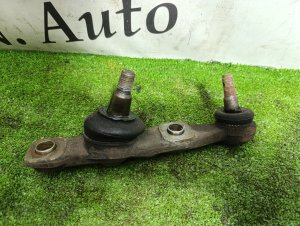 Шаровая опора передняя правая LEXUS GS460 OEM 4333039625 URS190 2008