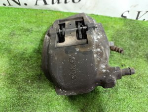 Суппорт передний правый LEXUS GS460 OEM 4773022460 URS190 2008
