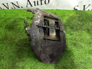 Суппорт передний правый LEXUS GS460 OEM 4773022460 URS190 2008