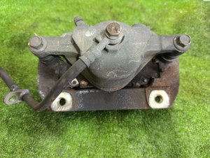 Суппорт передний правый HONDA ODYSSEY OEM 45018S4X003 RA6 2001