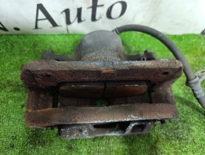 Суппорт передний левый HONDA ODYSSEY OEM 45019S4X003 RA6 2001