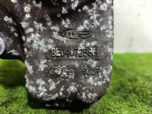 Кулак поворотный передний правый AUDI A4 OEM 8E0407258H 8EBWEF 2005