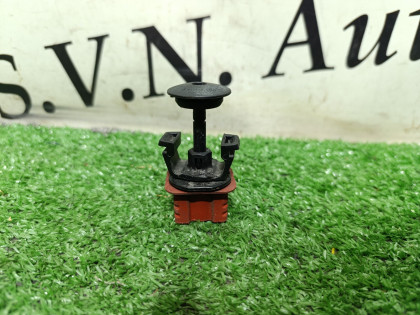 Клипса радиатора C117