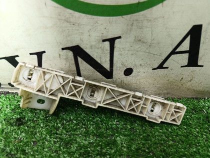 Кронштейн переднего бампера левый CY3A