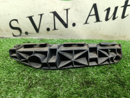 Кронштейн переднего бампера правый GSE20