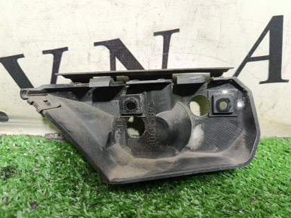 Кронштейн переднего бампера правый MW