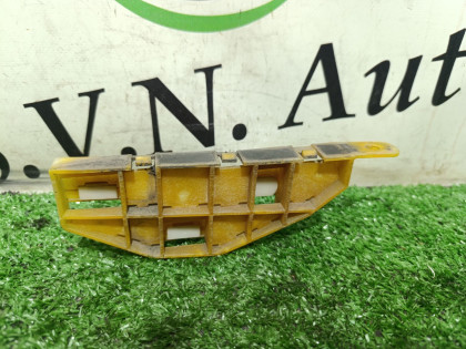 Кронштейн переднего бампера левый RA8