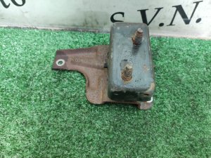 Подушка ДВС (правая) LINCOLN NAVIGATOR UN173 2001