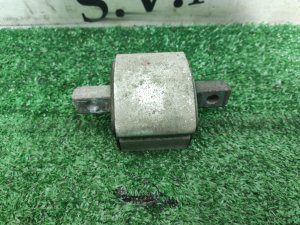 Подушка АКПП MERCEDES-BENZ 204.252