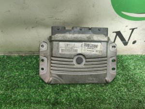 Блок управления двс 8200936811 RENAULT KANGOO