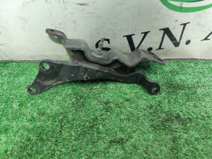 Подушка АКПП NISSAN ELGRAND