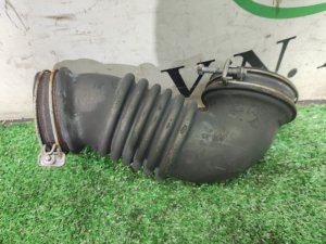 Патрубок воздушного фильтра MITSUBISHI AIRTREK