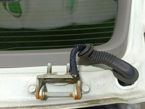 Дверь багажника color-51E SUBARU FORESTER SG5 2005