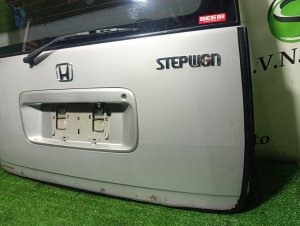 Дверь багажника HONDA STEPWGN RF1 1999