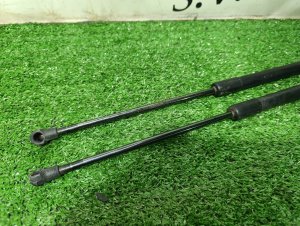 Амортизатор двери багажника (пара) TOYOTA RACTIS SCP100 2009