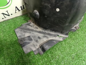 Подкрылок передний левый MERCEDES-BENZ 204.252 УНИВЕСАЛ 2008