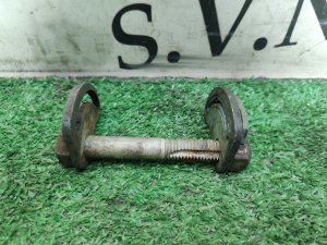 Болт регулировочный (правый) HUMMER H3