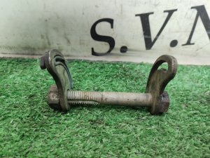 Болт регулировочный (правый) HUMMER H3 2007