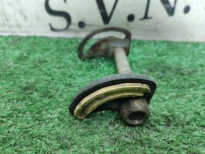 Болт регулировочный (левый) HUMMER H3 2007