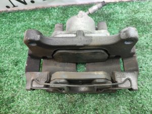 Суппорт передний правый VOLKSWAGEN PASSAT 2013