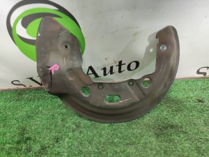 Щиток тормозного диска передний правый AUDI A8 4E 2006