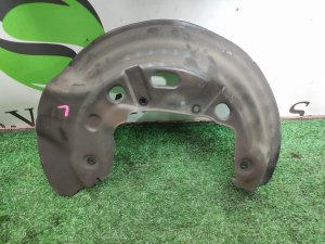 Щиток тормозного диска передний левый AUDI A8 4E 2006