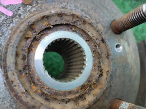 Ступица передняя правая HONDA STEPWGN RF1 1999