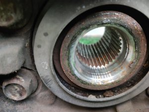 Ступица передняя правая NISSAN ELGRAND PNE52 2012