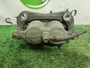 Суппорт передний левый NISSAN ELGRAND PNE52 2012