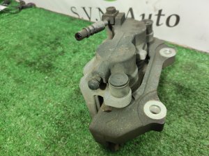 Суппорт передний правый JEEP GRAND CHEROKEE WK2 2011