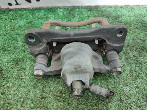 Суппорт задний правый SUBARU FORESTER SG5 2005