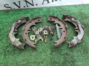 Колодки стояночного тормоза комплект на две стороны TOYOTA ALPHARD