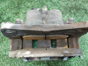 Суппорт передний правый под диск 315 мм SUBARU LEVORG VM4 2017