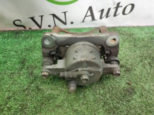 Суппорт передний правый TOYOTA PRIUS ZVW30 2011