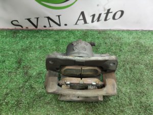 Суппорт передний правый TOYOTA PRIUS ZVW30 2011