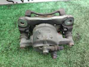 Суппорт передний левый TOYOTA PRIUS ZVW30 2011